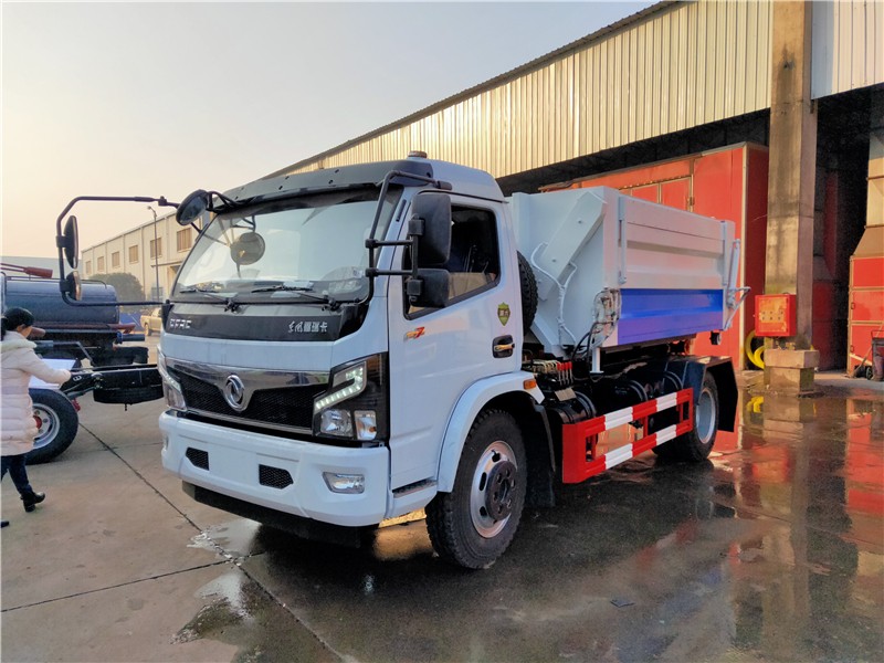 國(guó)六8方車(chē)廂可卸式垃圾車(chē)